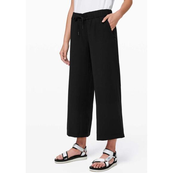 Lululemon On the Fly High Rise Wide-Leg 7/8  Crop Pants in Black Size 8 - Picture 1 of 8
